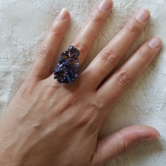 Crystalline Stone Ring - Picture 2 of 4